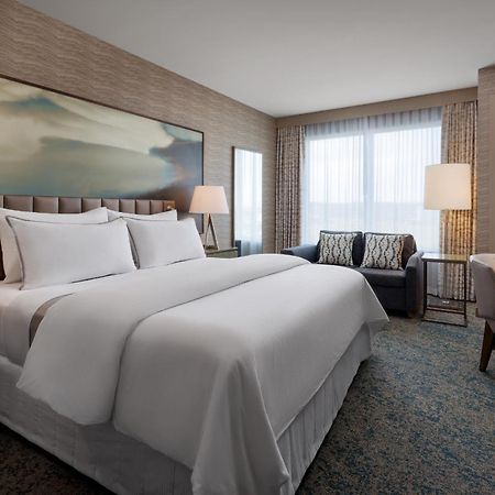 The Westin Calgary Airport Hotel Exterior photo