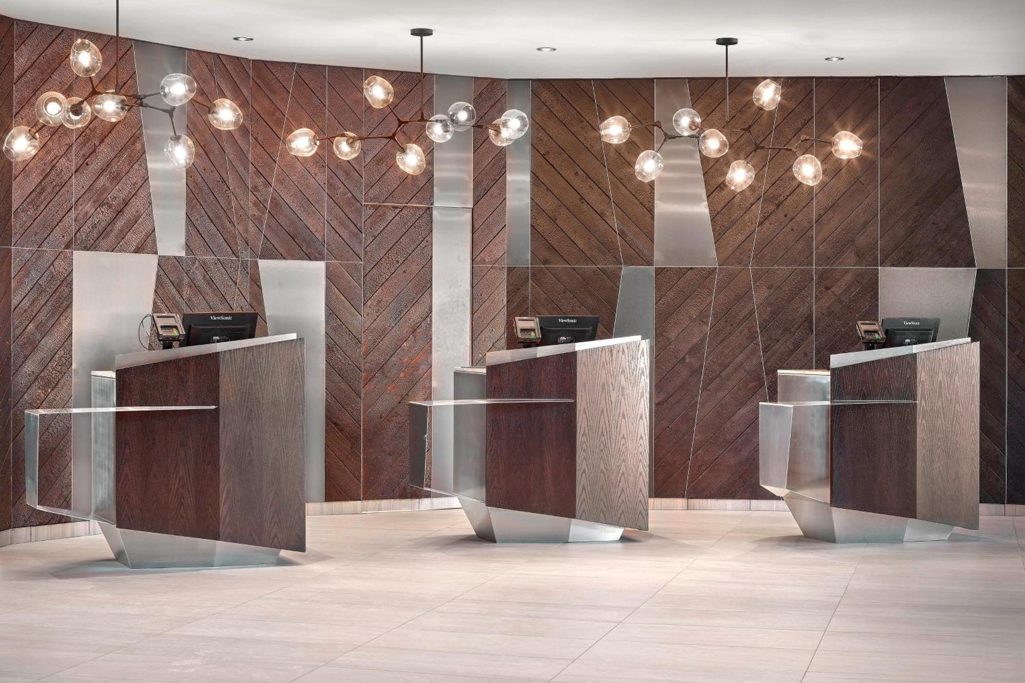 The Westin Calgary Airport Hotel Exterior photo