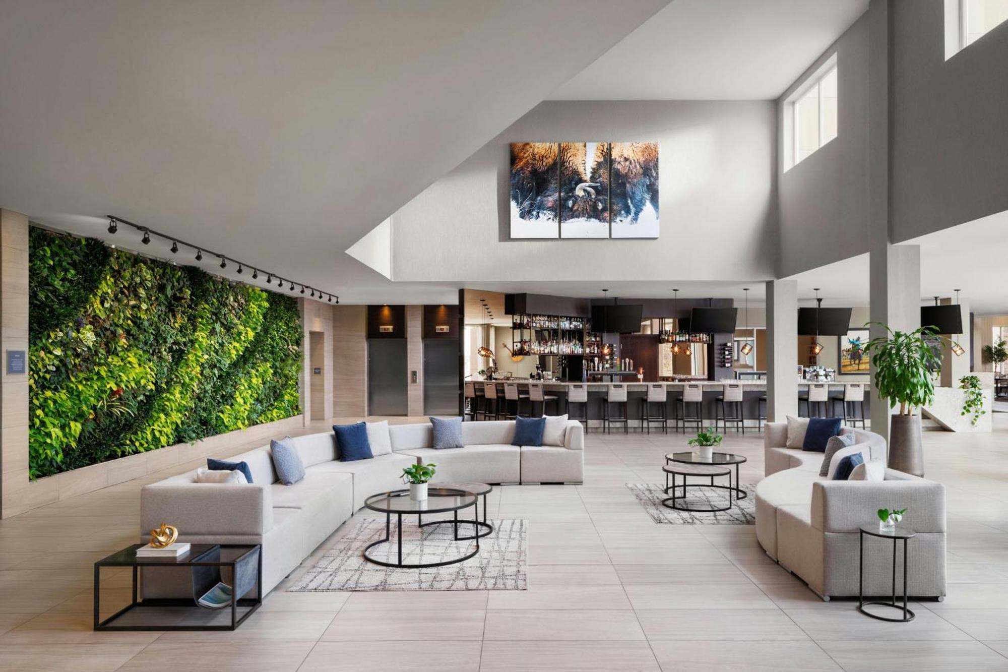 The Westin Calgary Airport Hotel Exterior photo