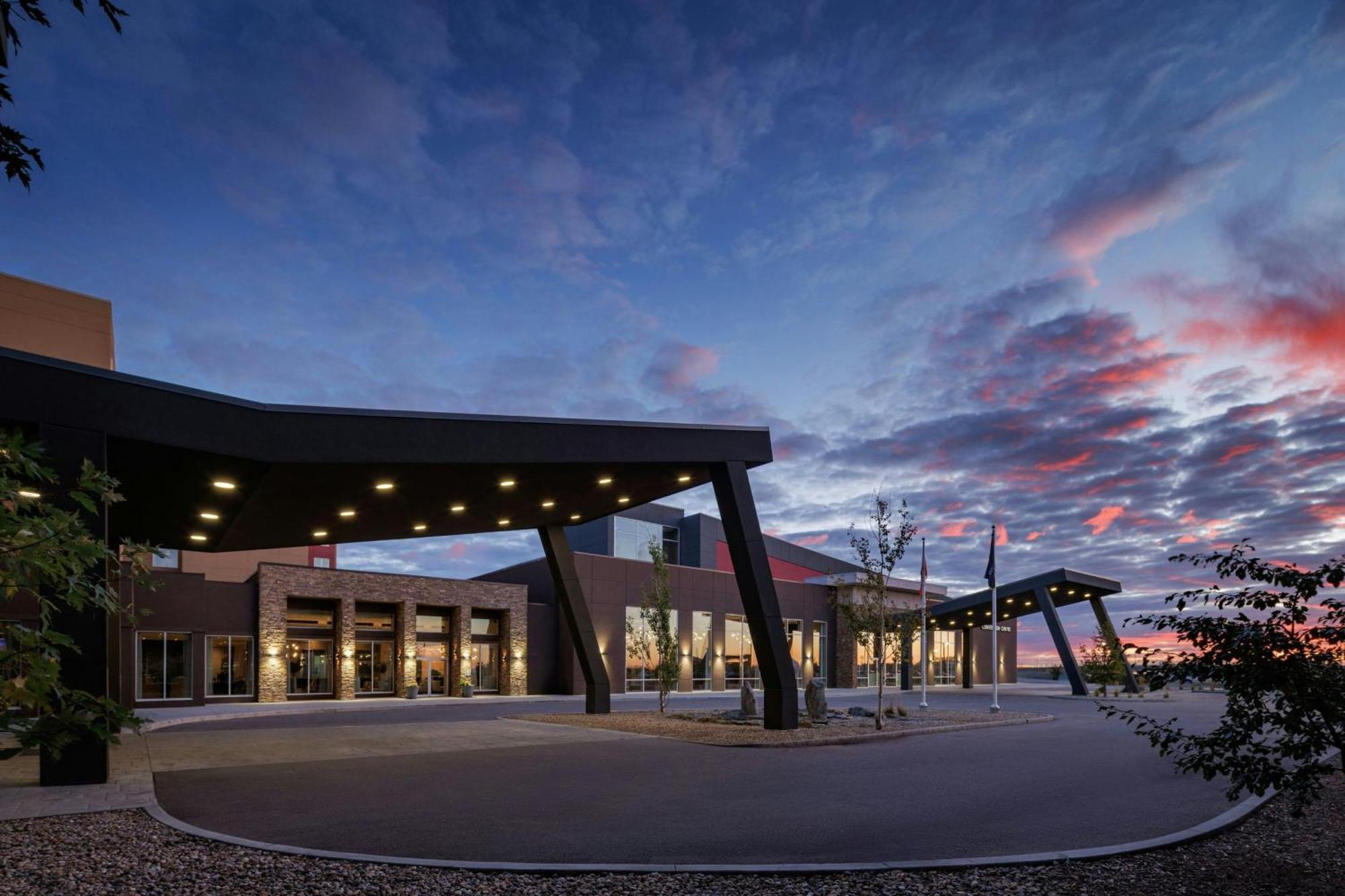 The Westin Calgary Airport Hotel Exterior photo